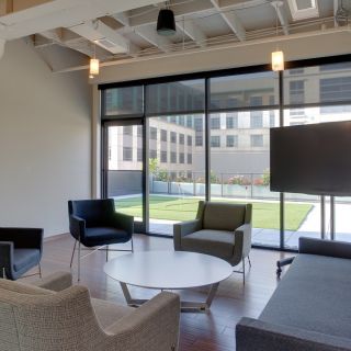 2 Arch Square
